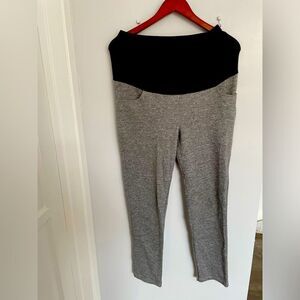 ⚫️Woman’s size L maternity leggings with pockets